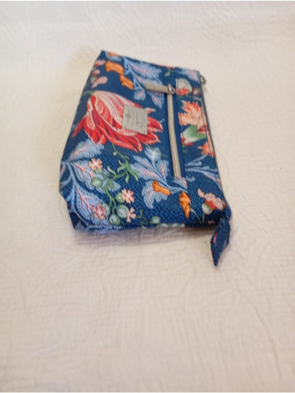 Lilio Amsterdam Floral Cosmetic Bag With Zippered Compartments Tulip Pattern - Picture 4 of 9